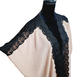 BKE Boutique Mauve Kimono Black Lace XS